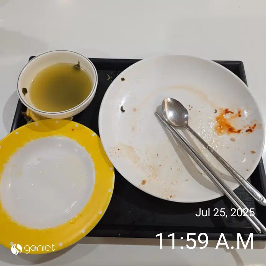 점심은 한식뷔페(상추쌈과 돼지불고기)