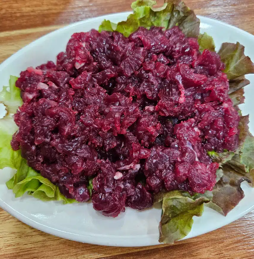 신선한 소고기 육회로 🥩