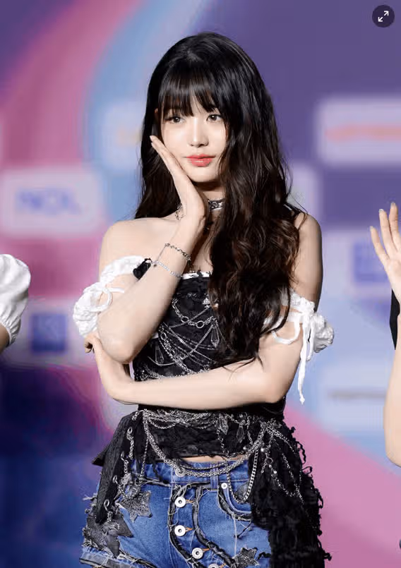Jang Won-young attending the 'Gayo Daejun Summer' photo wall event!