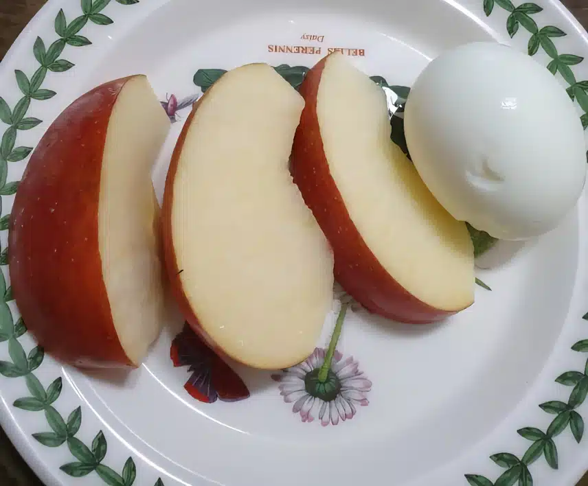 산책 전 간단하게🍎🥚