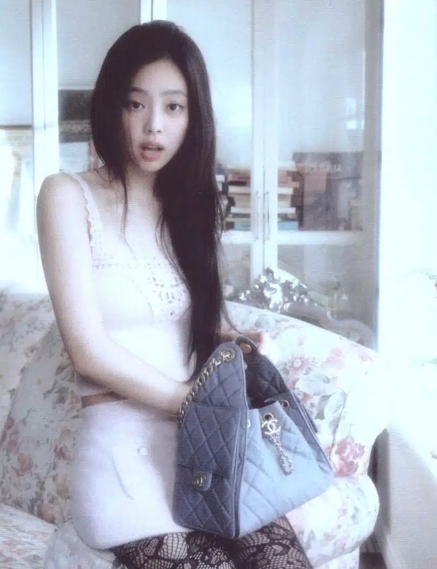 😍Scansione fotografica di Jennie Elle Korea Chanel