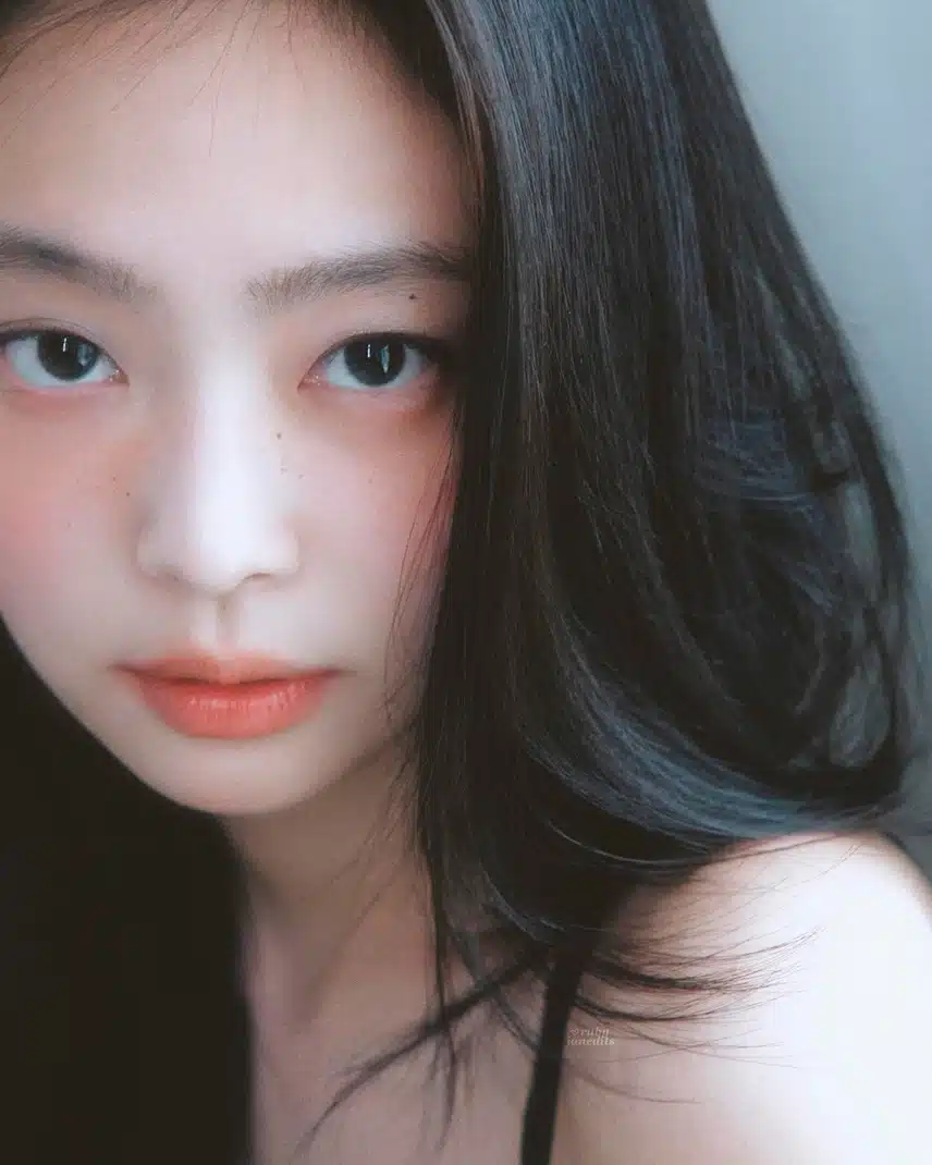 😍Scansione fotografica di Jennie Elle Korea Chanel