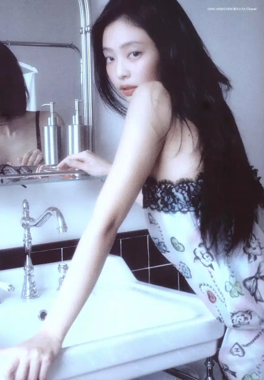 😍Scansione fotografica di Jennie Elle Korea Chanel