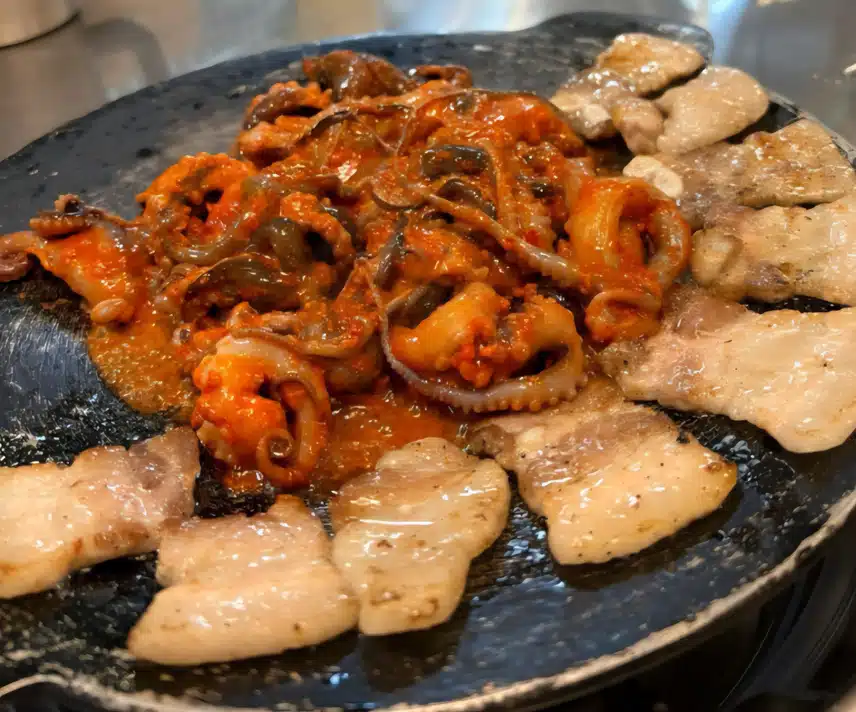솥뚜껑 삼겹살 주꾸미 볶음 🐙  