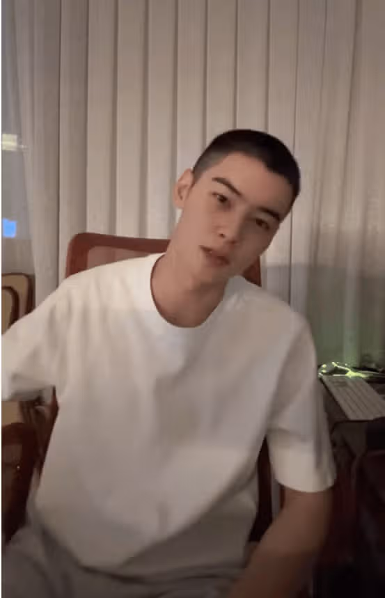 드디어오늘이네요..삭발에도 독보적 비주얼