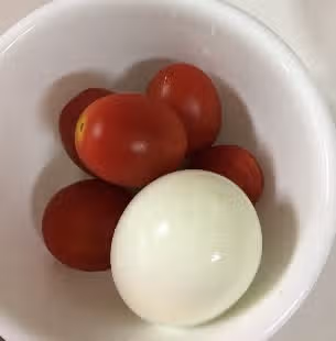 산책 전 간단하게🍅🥚