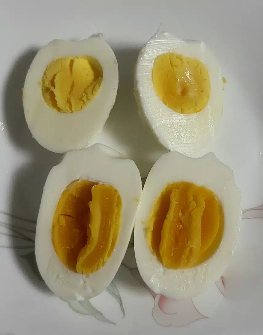삶은 계란과 단호박죽으로
