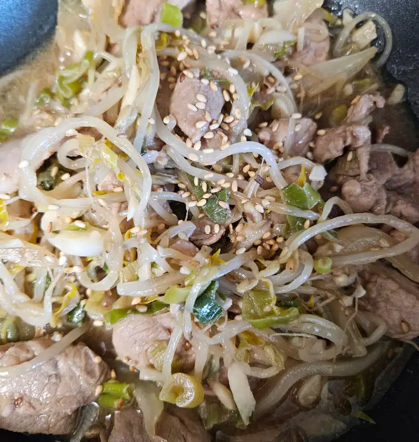 돼지 앞다리살 숙주볶음으로 🐖