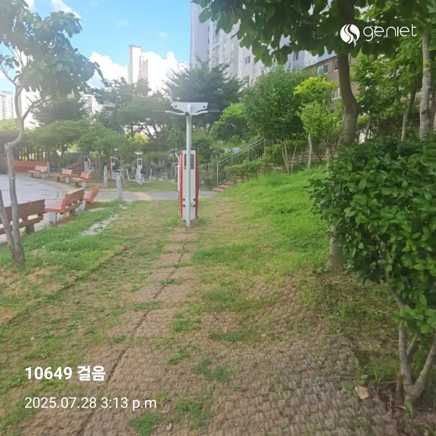 식후 산책길 걸었네요.🏃