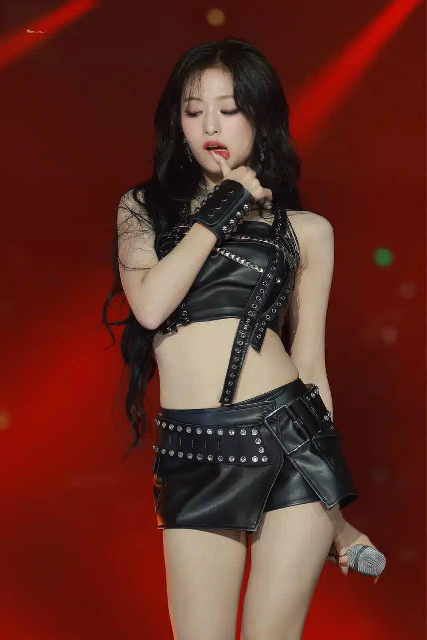 Baby Monster Ahyeon che ha fatto esplodere il palco con la sua voce al Gayo Daejun