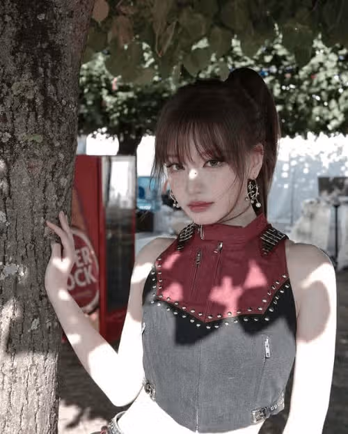 Liz Paris的附身女神视觉+纤细蚂蚁腰