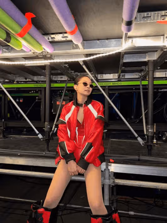 Jenny rivela le foto del dietro le quinte del suo tour a Toronto