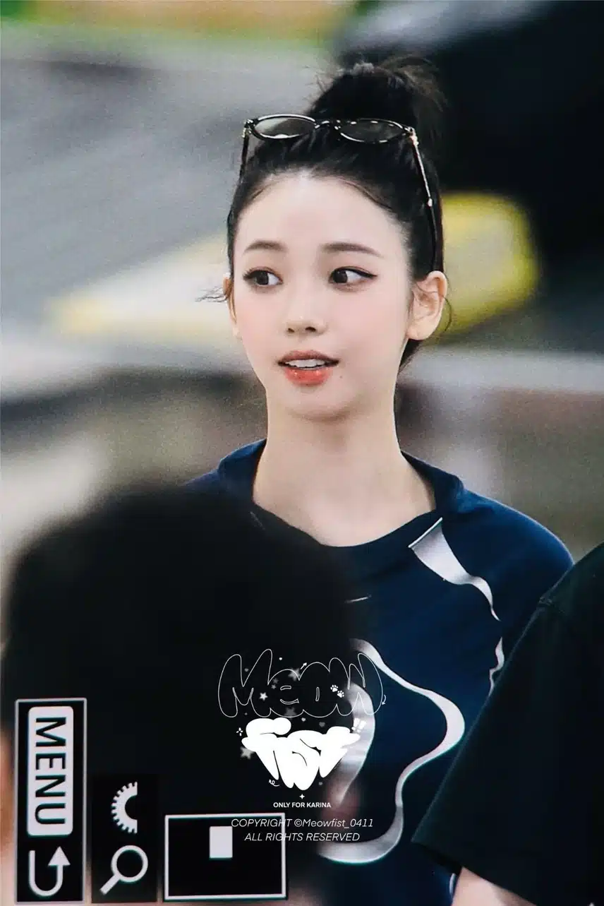 💙올백머리하고 입국한 카리나  