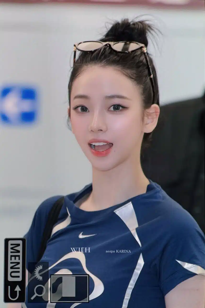 💙올백머리하고 입국한 카리나  