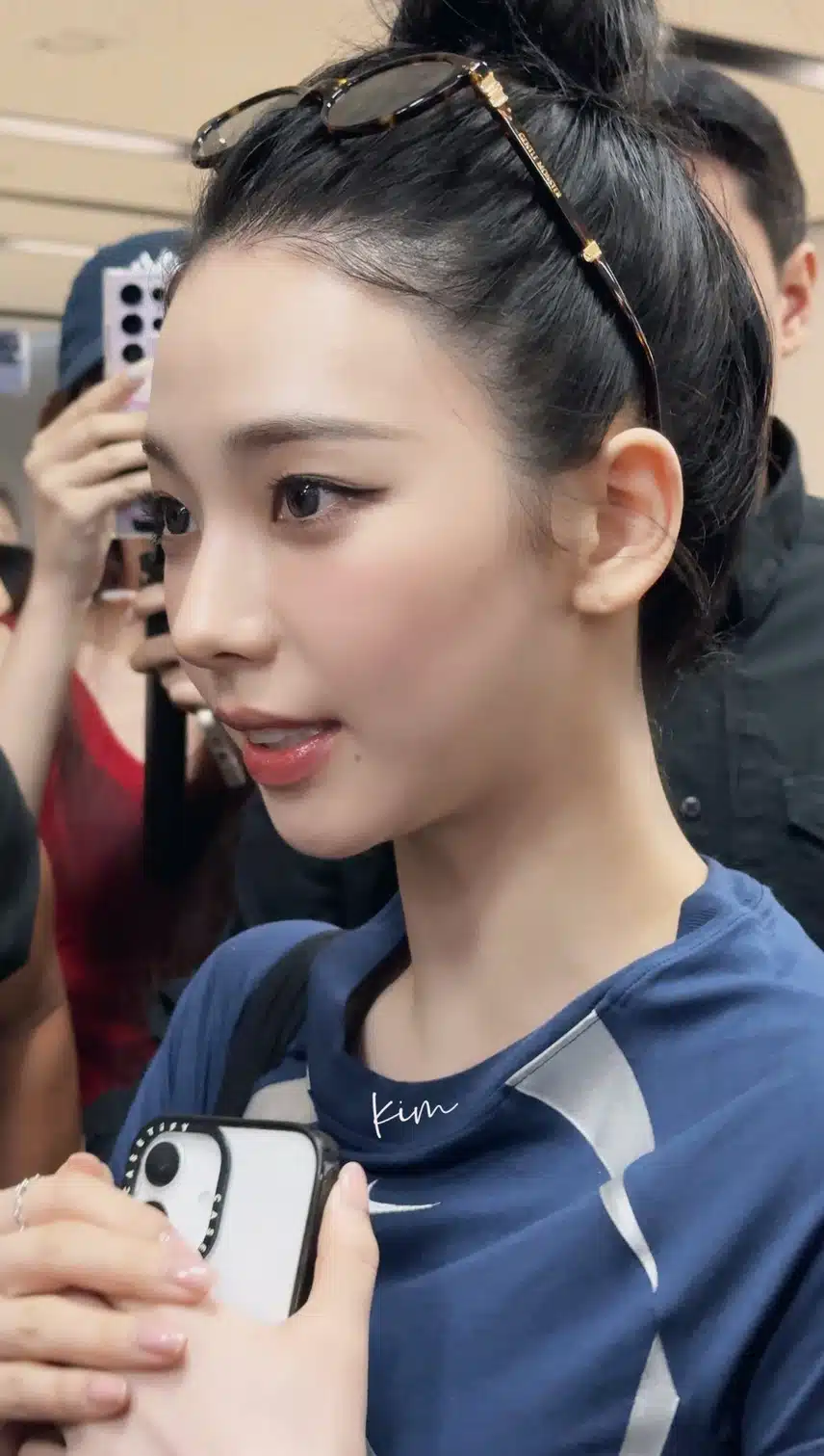 卡琳娜抵达时的特写照片.jpg