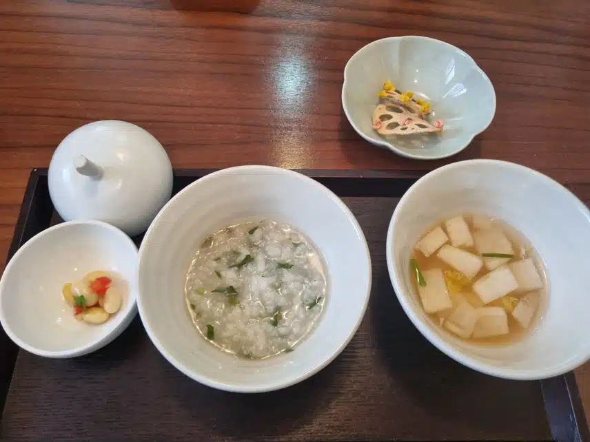 사찰음식 먹으러 왔네요