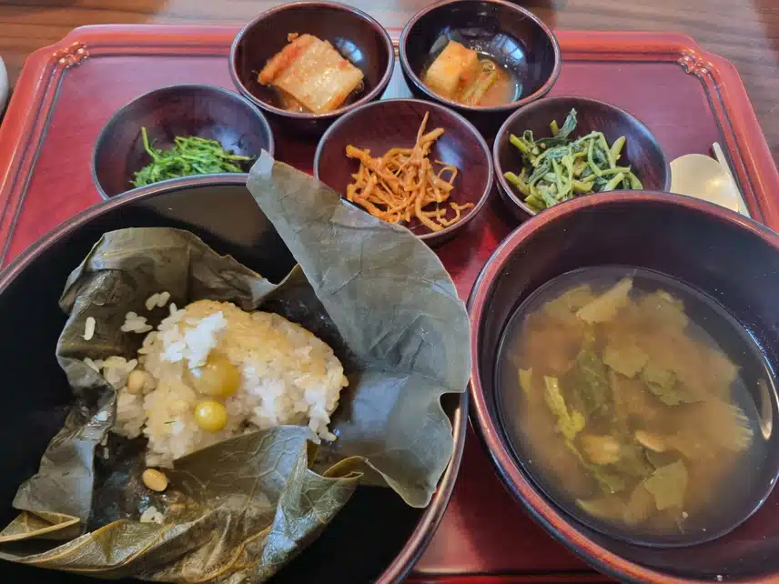 사찰음식 먹으러 왔네요