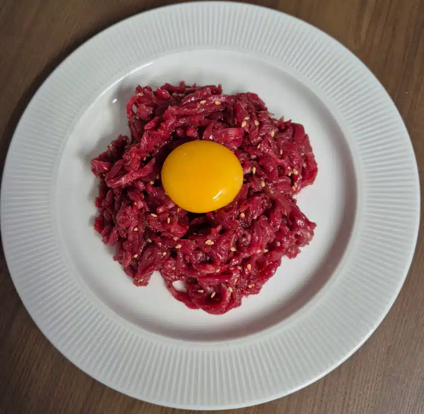 고소한 노른자 탁 소고기 육회~♡