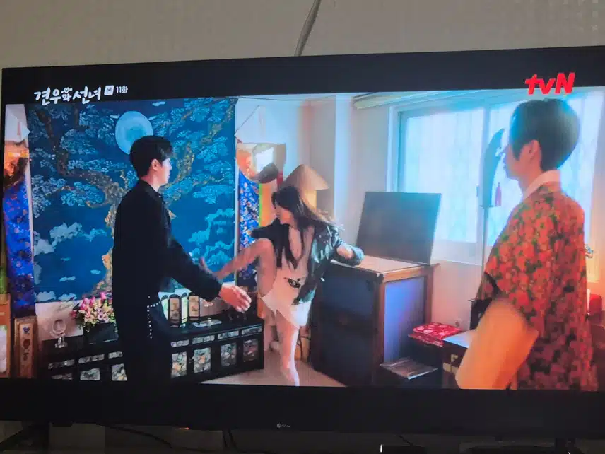 성아도 1인2역이었네요...봉수품은 성아 매력적인데요