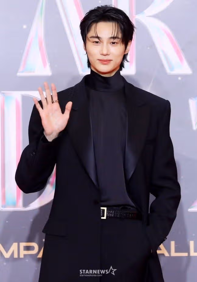 케이월드 드림어워즈 시상자로 참석한다고하네요