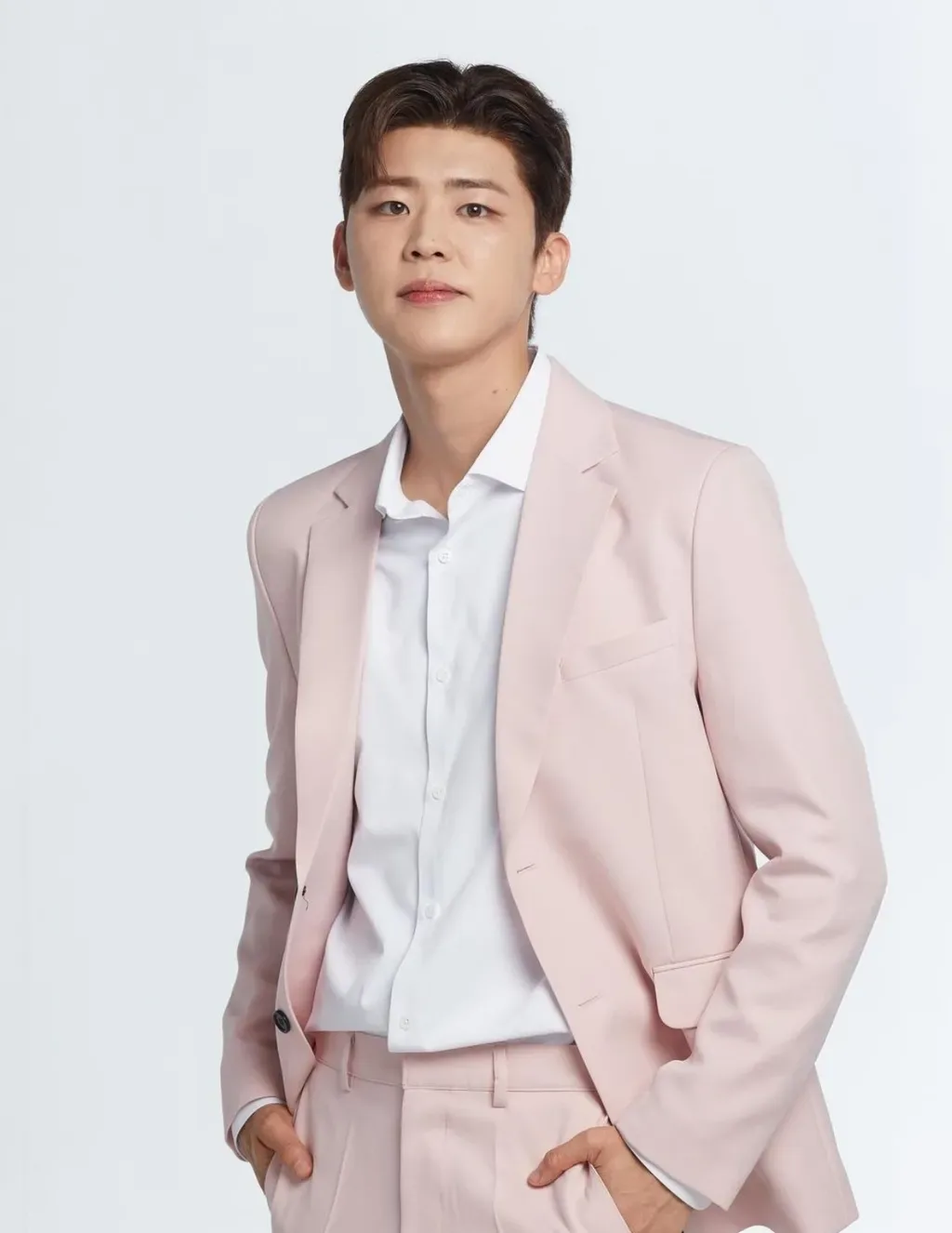 박지현은 팬들한테 애정 표현이 꾸준한 가수로 유명하죠.