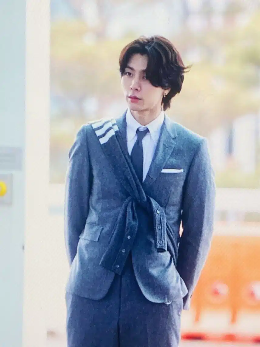K-pop star Johnny Suh looks like with talented actor Gong Yoo.