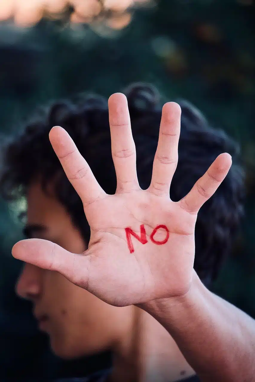 ENFP 싫어하는 사람 앞에서 반응 – 티 안 내려고 했는데… ENFP의 감정 누수