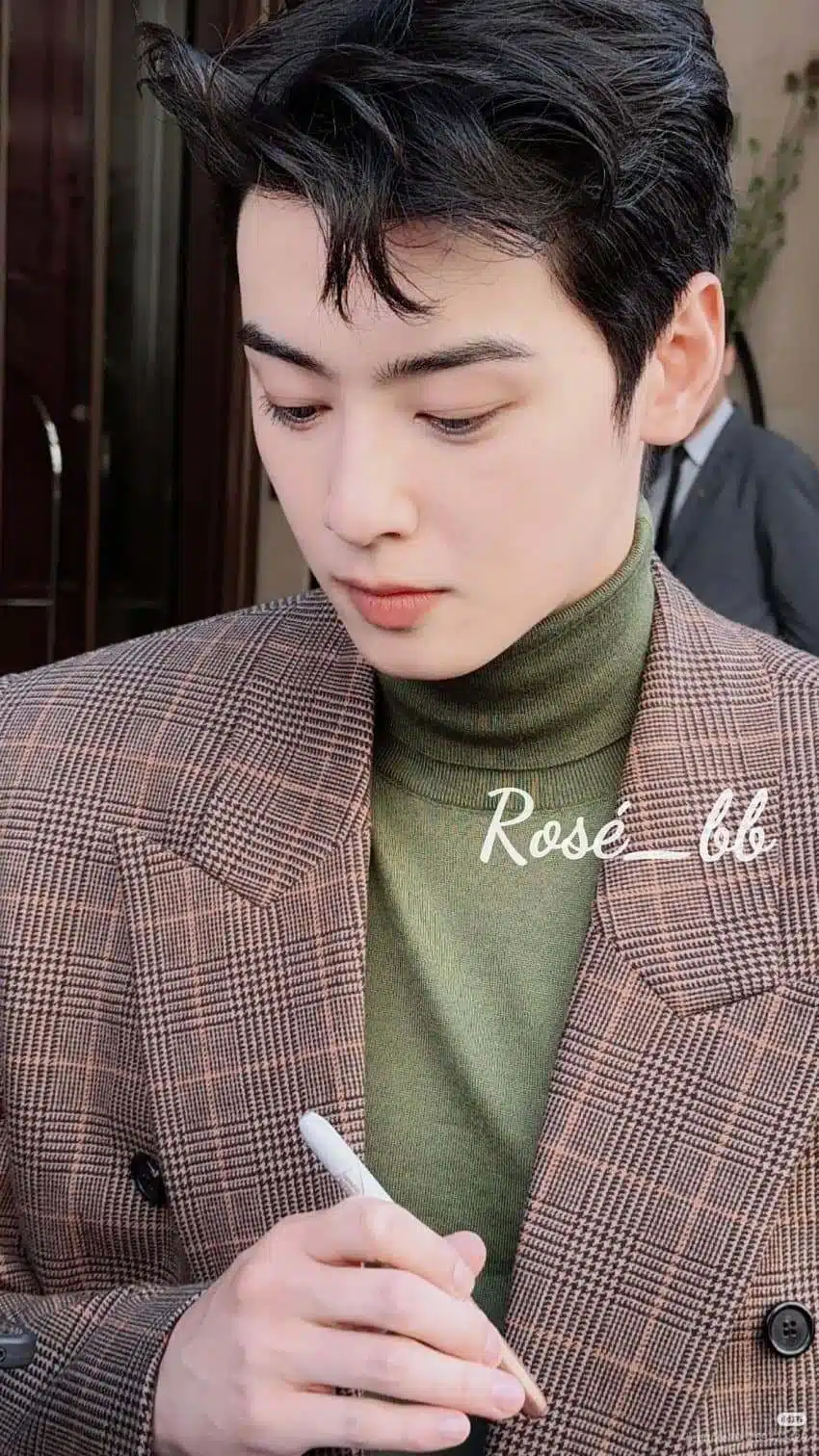 반짝반짝한 차은우 자연광 피부