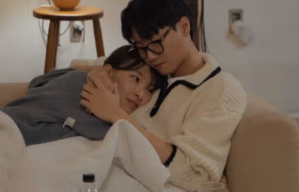 Jeong Mok-ji's recent status revealed? Kissing Instagram sightings, wedding bed