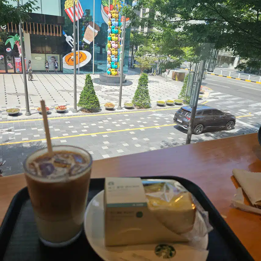스타벅스에서 한잔