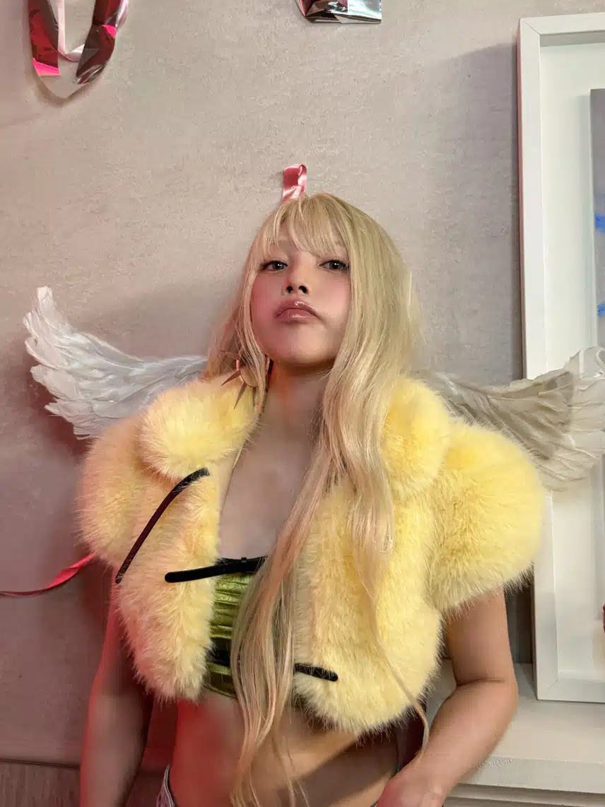 보아 정규 11집 'Crazier' 자켓 비하인드 사진