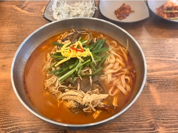 더운 여름 입맛 돋워줄 '초계국수' 동네 맛집 소개해드려요