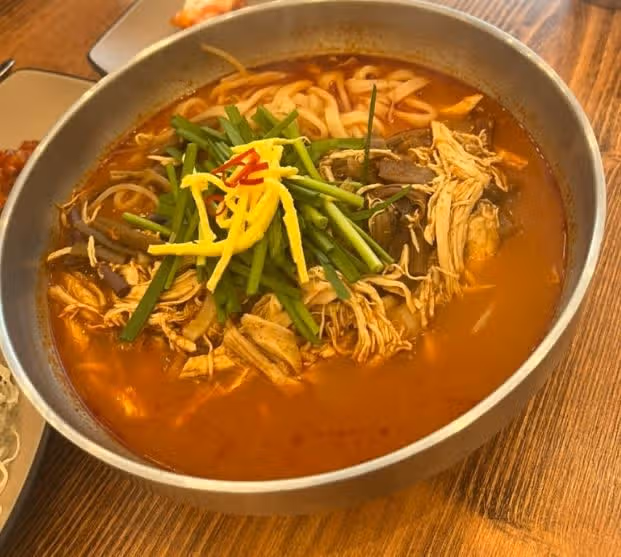 더운 여름 입맛 돋워줄 '초계국수' 동네 맛집 소개해드려요