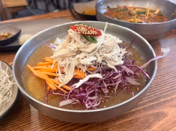 더운 여름 입맛 돋워줄 '초계국수' 동네 맛집 소개해드려요