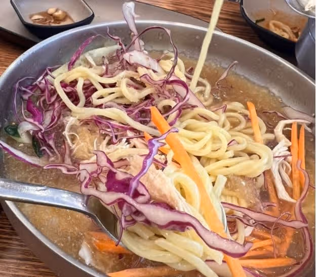 더운 여름 입맛 돋워줄 '초계국수' 동네 맛집 소개해드려요