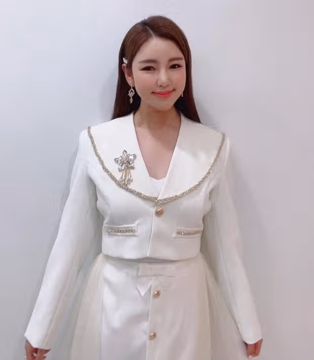 천사처럼 나온 송가인가수님 사진이에요