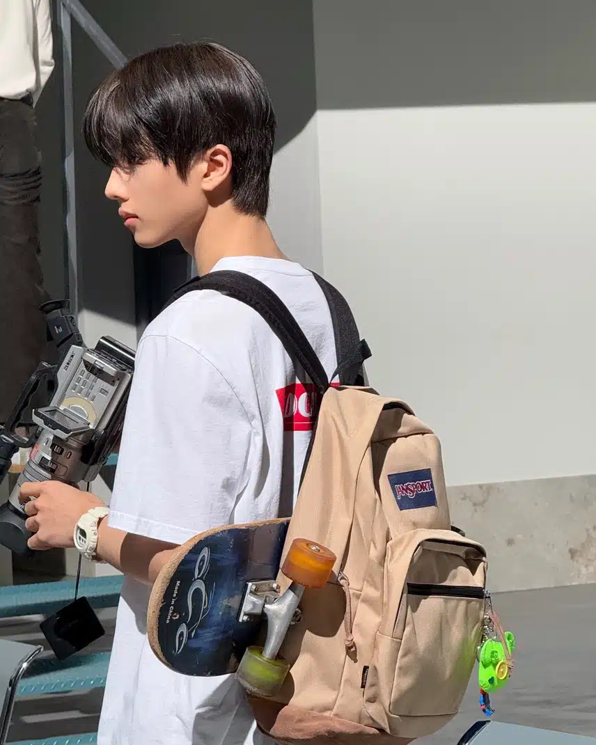 Jisung menjadi siswa yang imut lagi