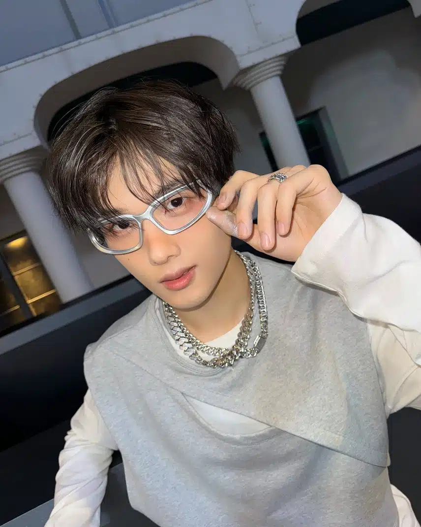 Jisung menjadi siswa yang imut lagi