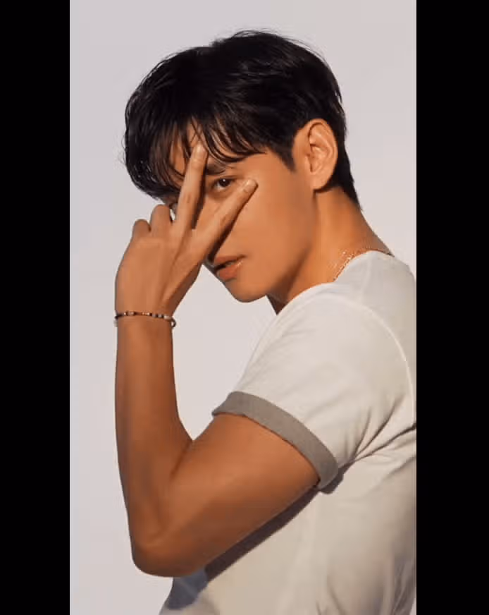 코카콜라의 새로운 엠버서더가 된 방탄소년단 뷔