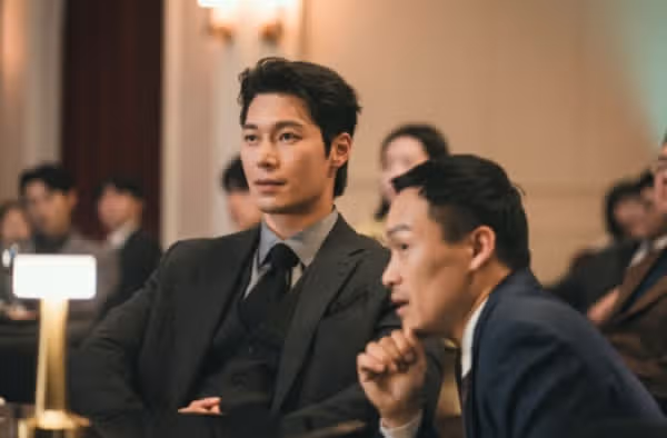 삼각관계 속 강렬한 존재감 뿜뿜