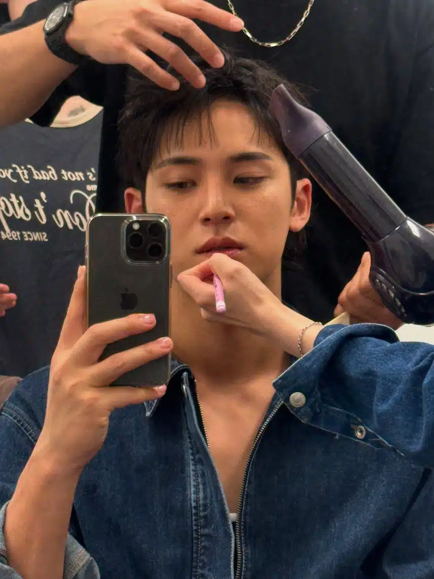 L'Instagram de Mingyu avec Elle Japan X Calvin Klein !