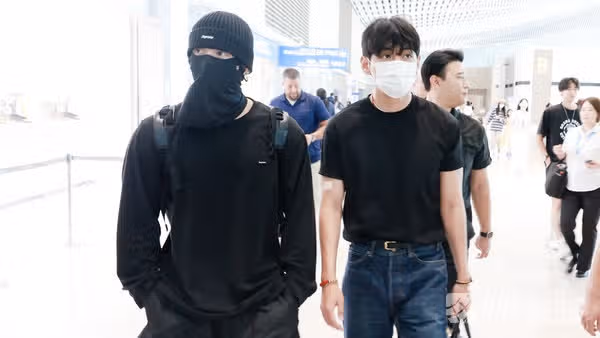 Jungkook 和 V 的仁川机场出发时尚