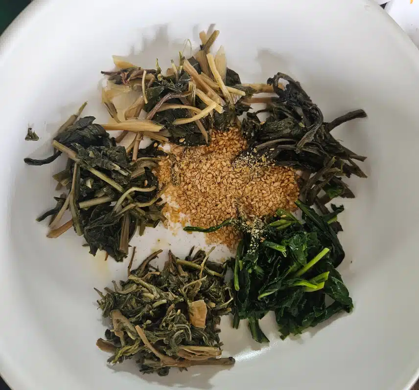 나리분지 산채 비빔밥으로 
