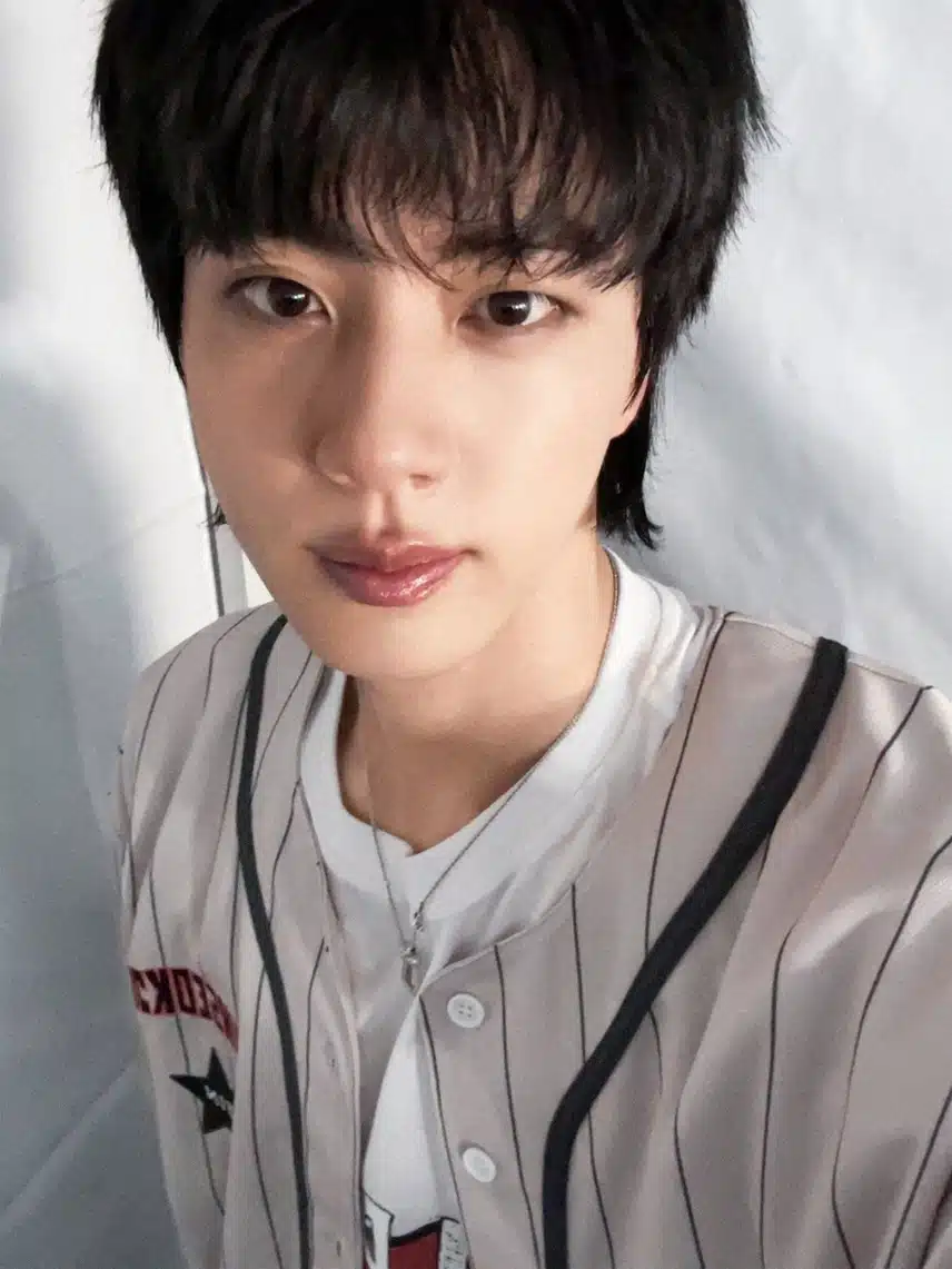 自拍大师 Seokjin Kim 本周只收集自拍照