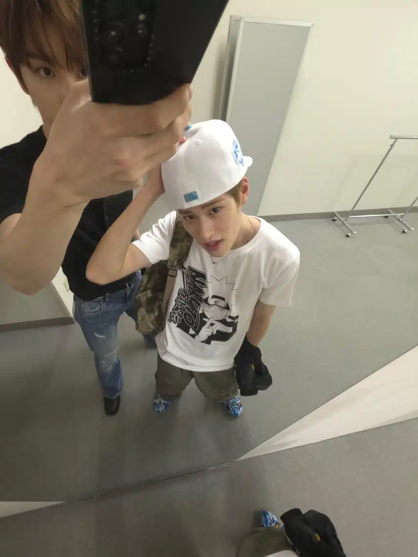 The combination of Sohee and Seongchan is somehow comical and hip.