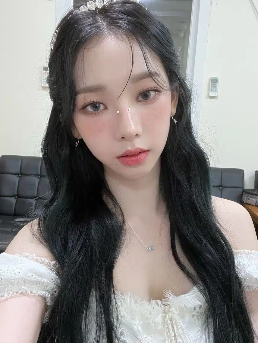 Karina's fairy-like beauty