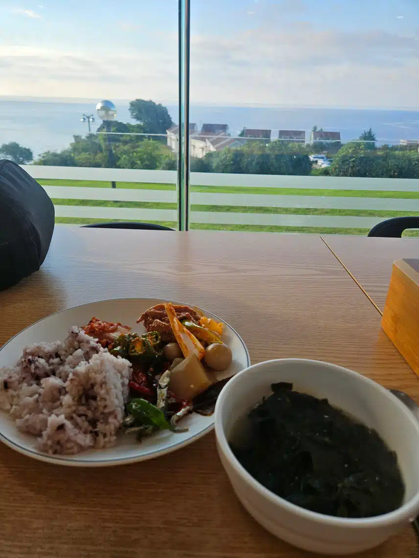 한식 뷔페식당에서 한 접시로 🍽