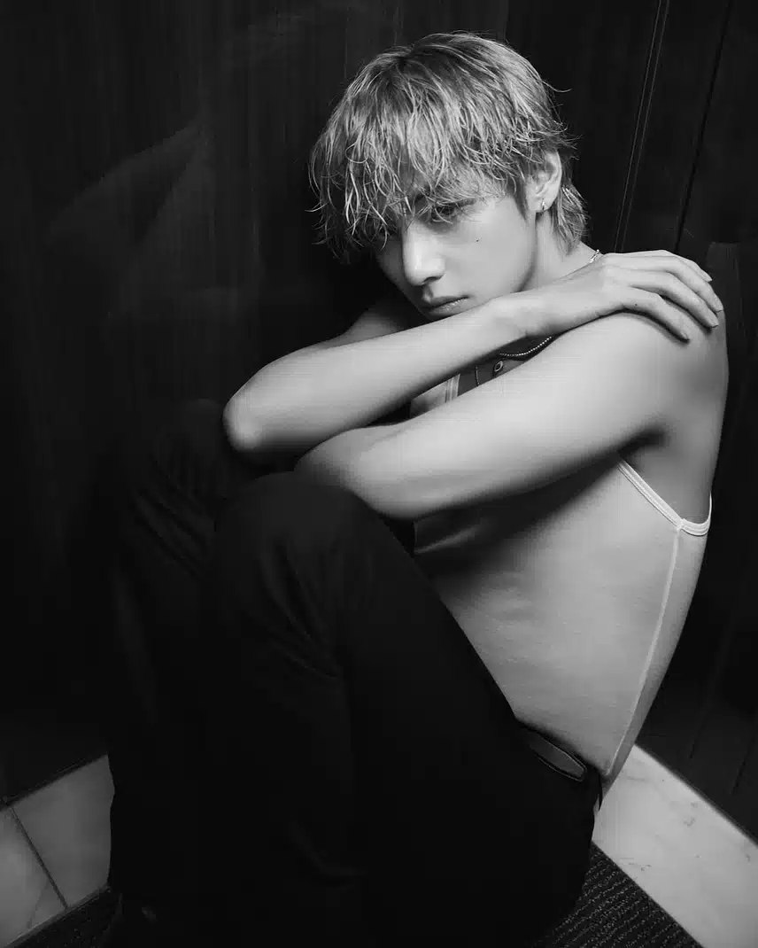 퇴폐미의 올바른 예를 보여준 방탄소년단 뷔 