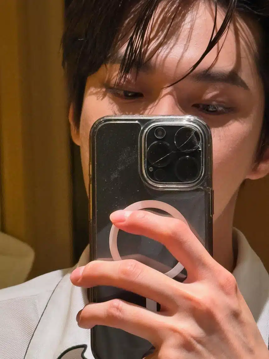 ハンサムでいっぱいの鏡自撮り残してくれたドヨンインスターアップ！