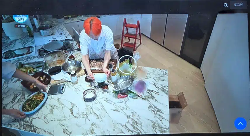 SHINee Kiさんの暑い日に家に友達を招待することをお知らせします
